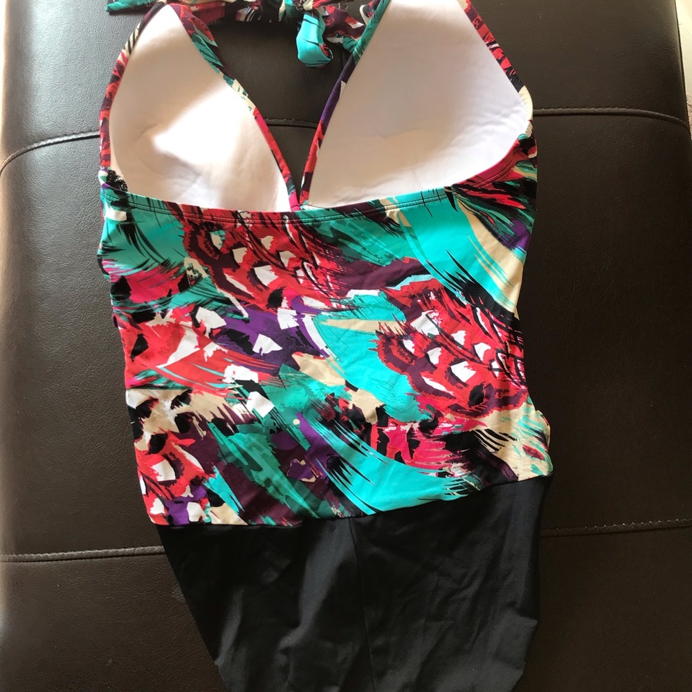Swimsuit - Picture 3 of 5